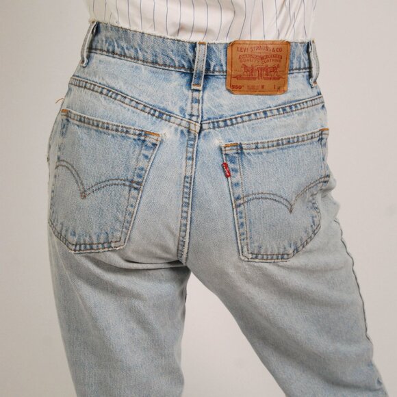 90s Levi's 550's (10) womens light wash jeans vintage 28 ankle crop faded taper - Picture 8 of 10